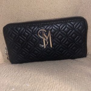 🖤EUC Steve Madden Leather Black zipper around wallet!